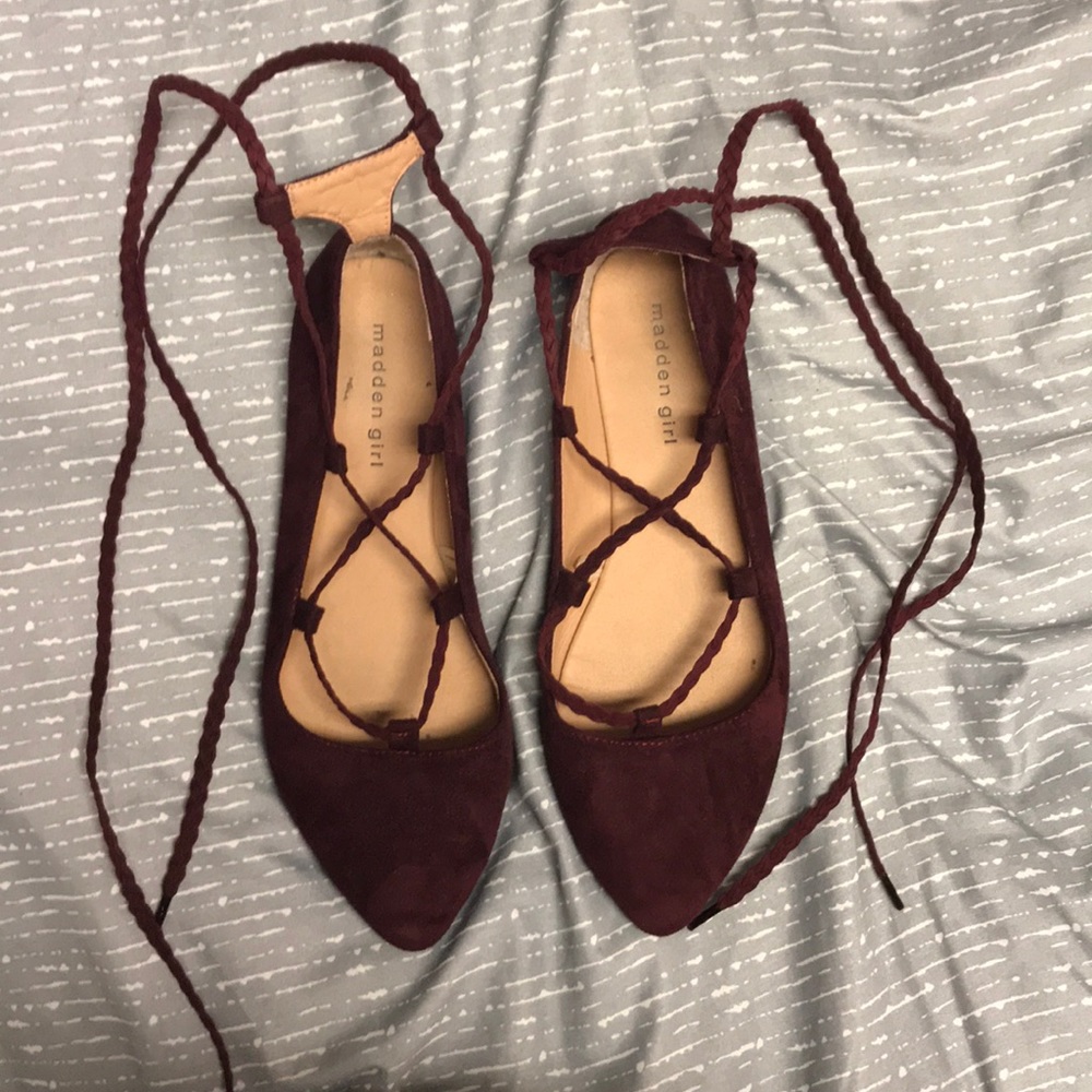 Maroon tie-up flats